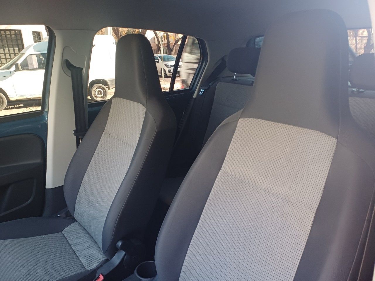 Volkswagen UP Usado Financiado en Mendoza, deRuedas