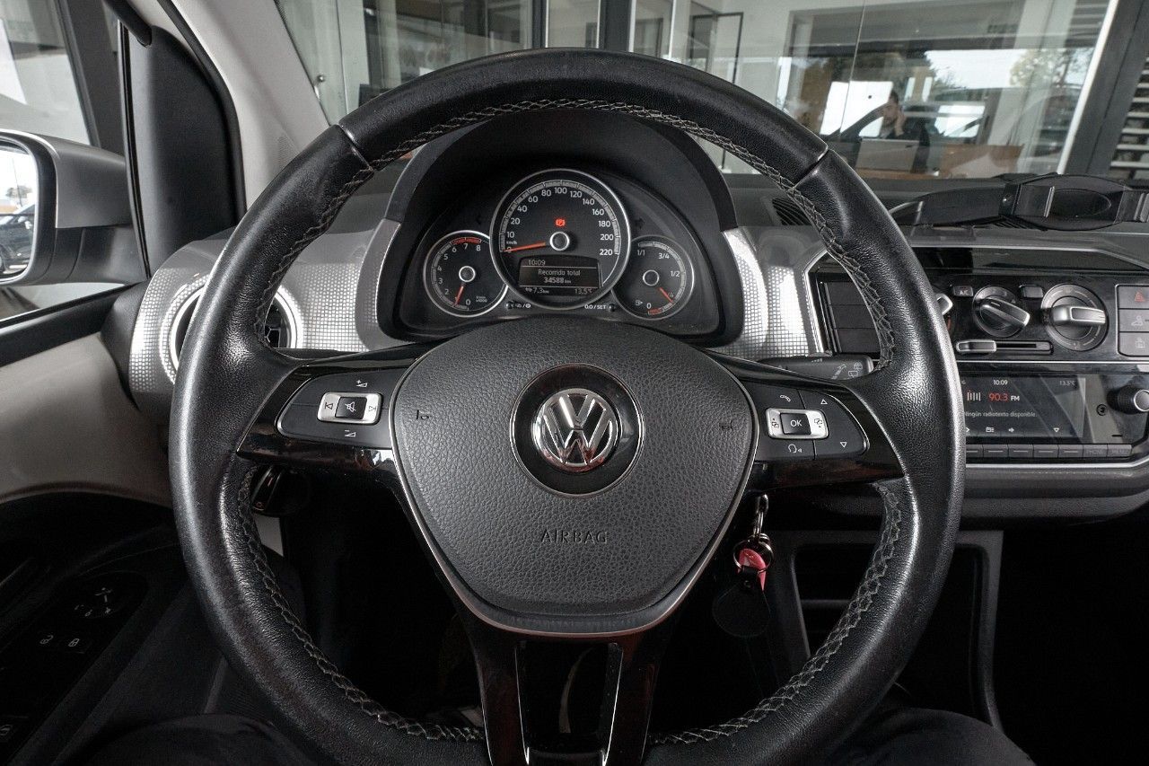 Volkswagen UP Usado Financiado en Córdoba, deRuedas