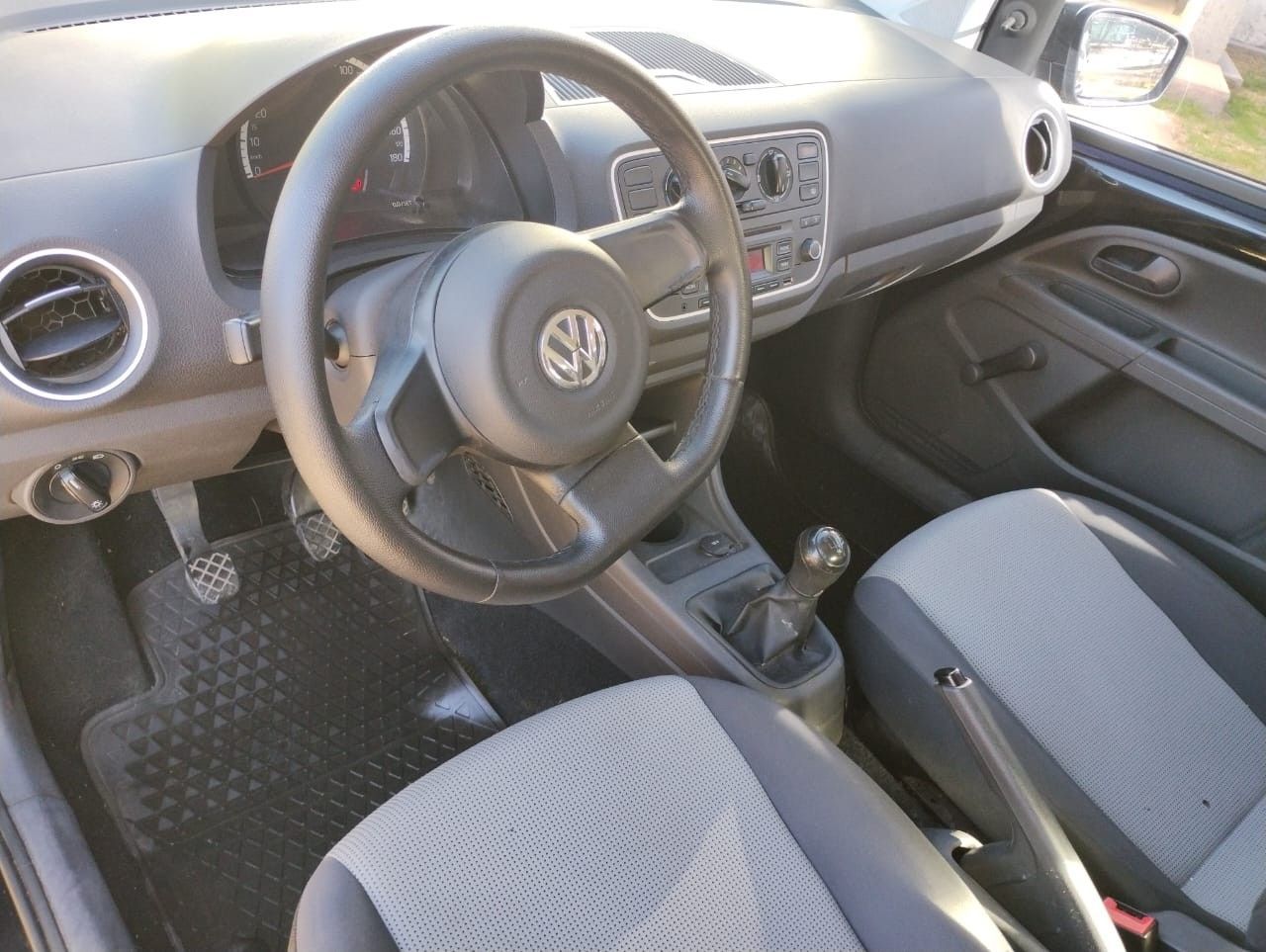 Volkswagen UP Usado en Mendoza, deRuedas