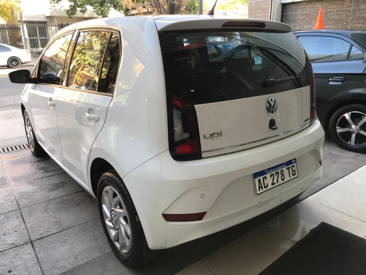 Volkswagen UP Usado en Mendoza, deRuedas