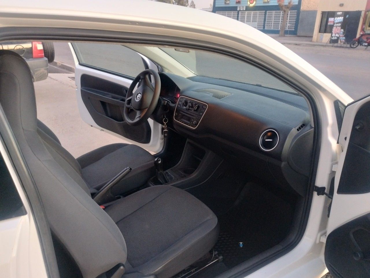 Volkswagen UP Usado en Mendoza, deRuedas