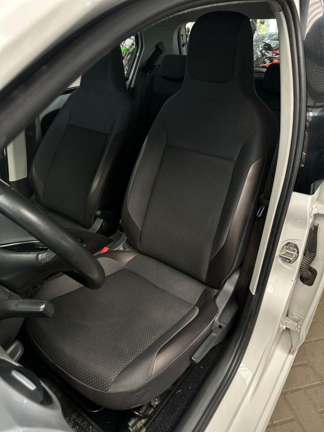 Volkswagen UP Usado Financiado en Córdoba, deRuedas