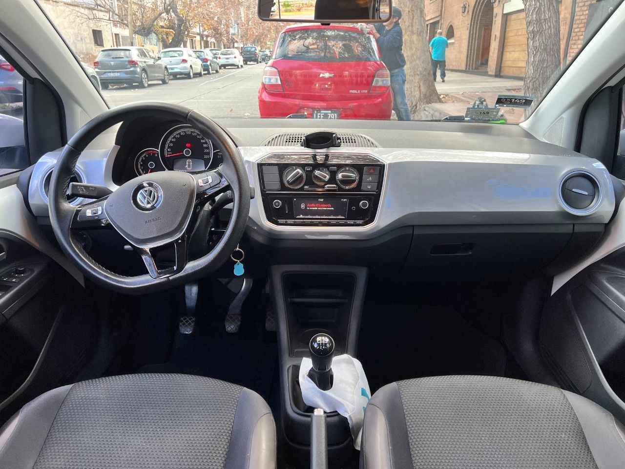 Volkswagen UP Usado Financiado en Mendoza, deRuedas