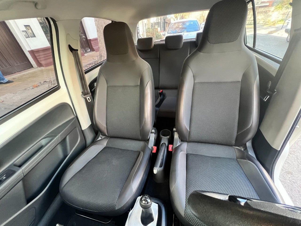 Volkswagen UP Usado Financiado en Mendoza, deRuedas