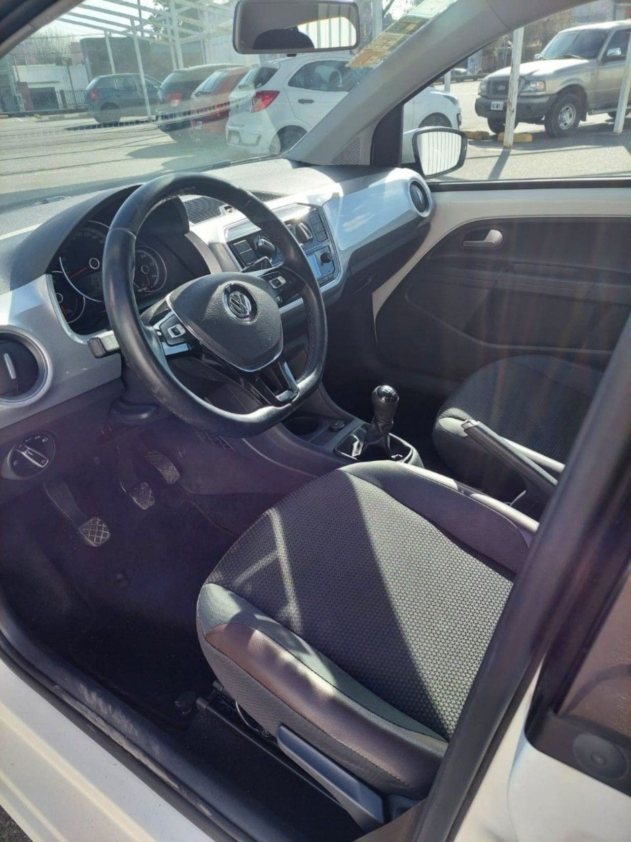 Volkswagen UP Usado en Buenos Aires, deRuedas