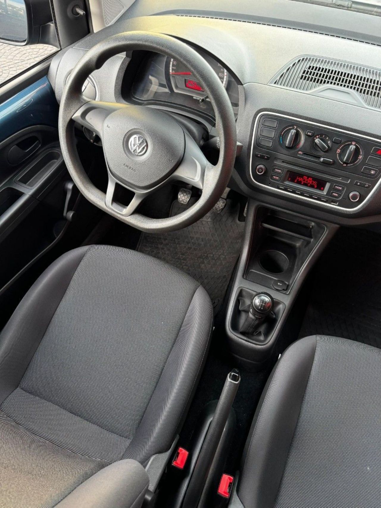 Volkswagen UP Usado Financiado en Córdoba, deRuedas