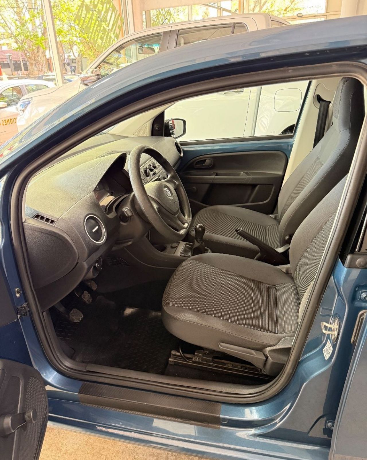 Volkswagen UP Usado Financiado en Mendoza, deRuedas