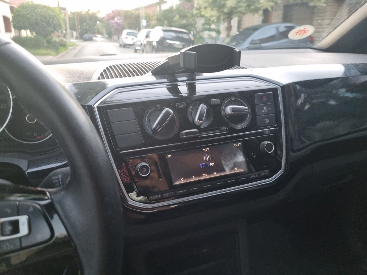 Volkswagen UP Usado en Buenos Aires, deRuedas