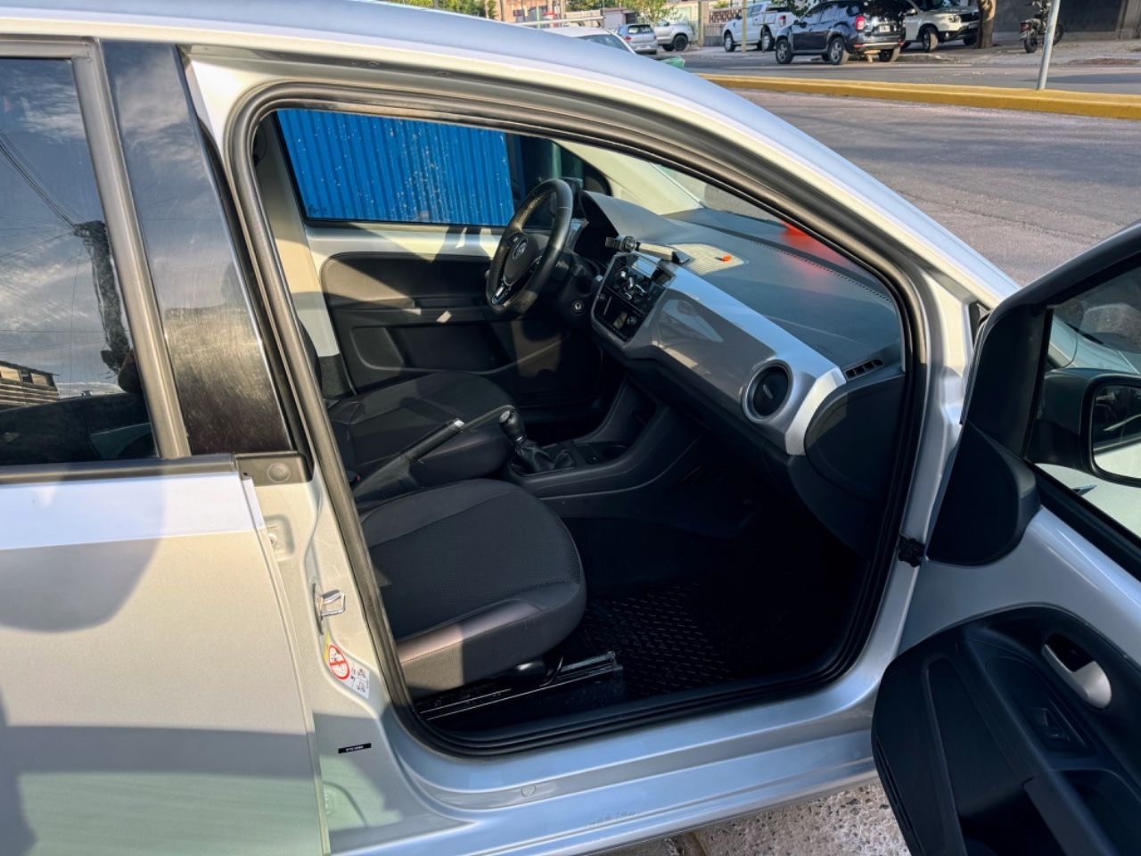 Volkswagen UP Usado Financiado en Mendoza, deRuedas