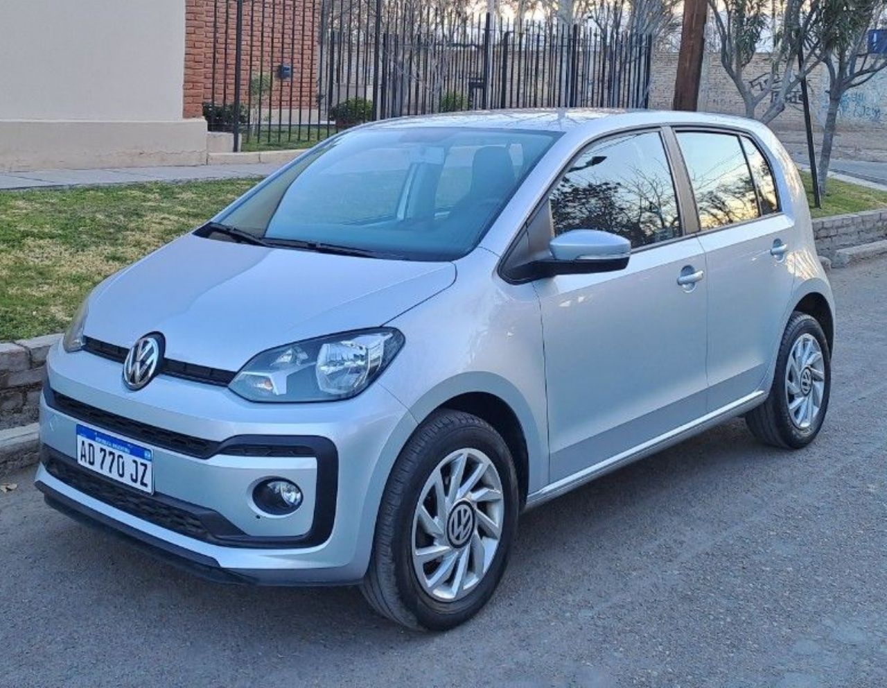 Volkswagen UP Usado en Mendoza, deRuedas
