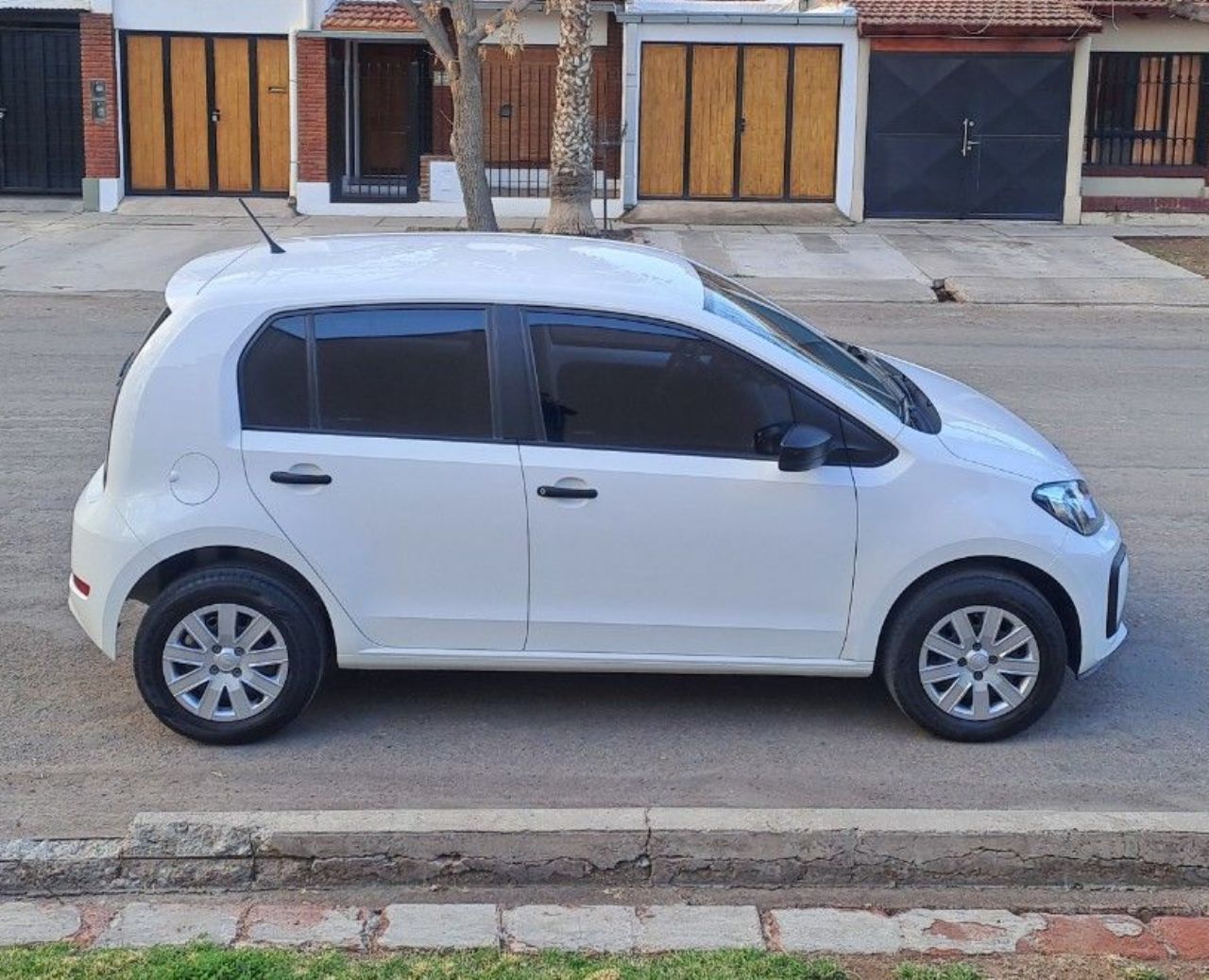 Volkswagen UP Usado en Mendoza, deRuedas