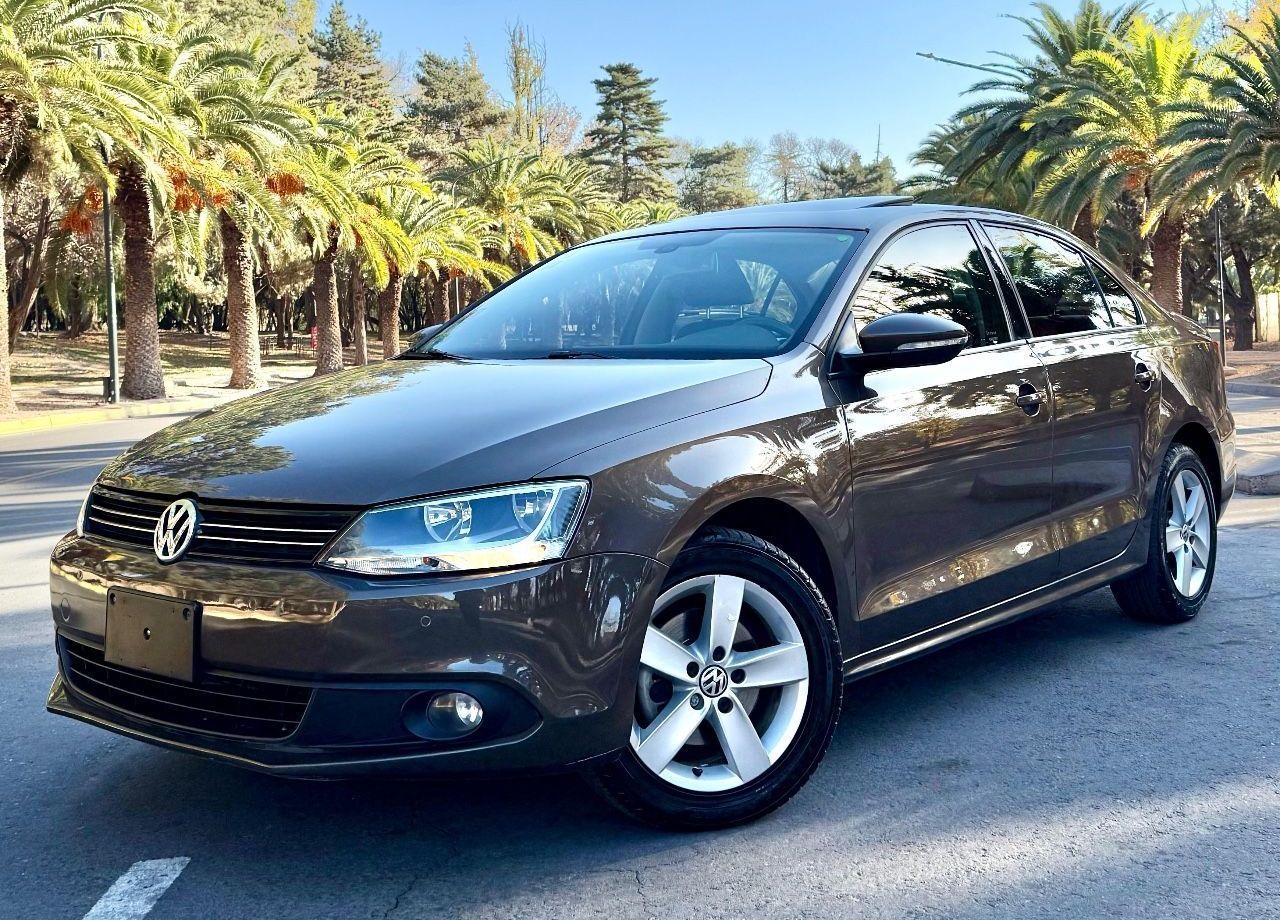 Volkswagen Vento Usado Financiado en Mendoza, deRuedas