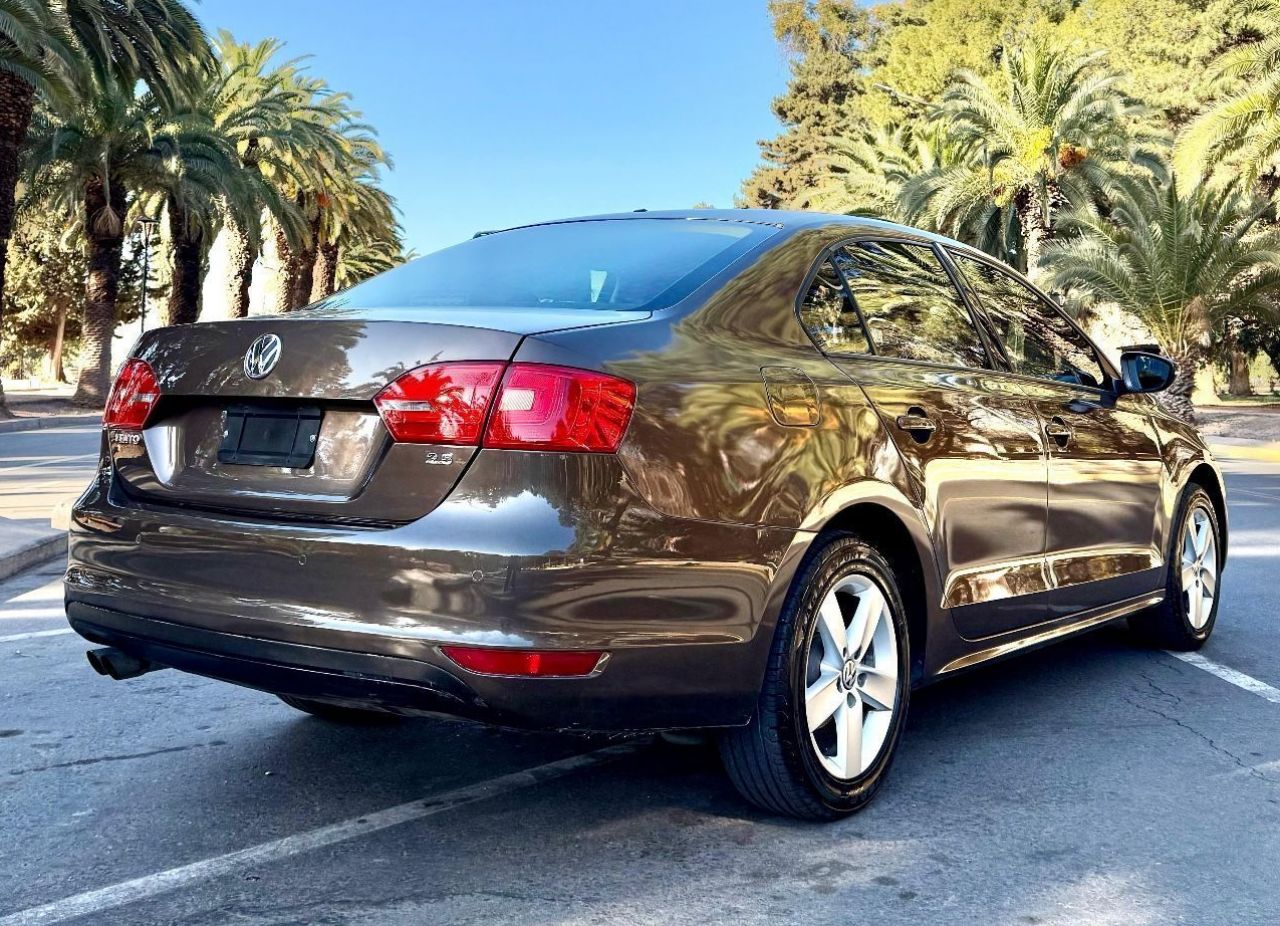 Volkswagen Vento Usado Financiado en Mendoza, deRuedas