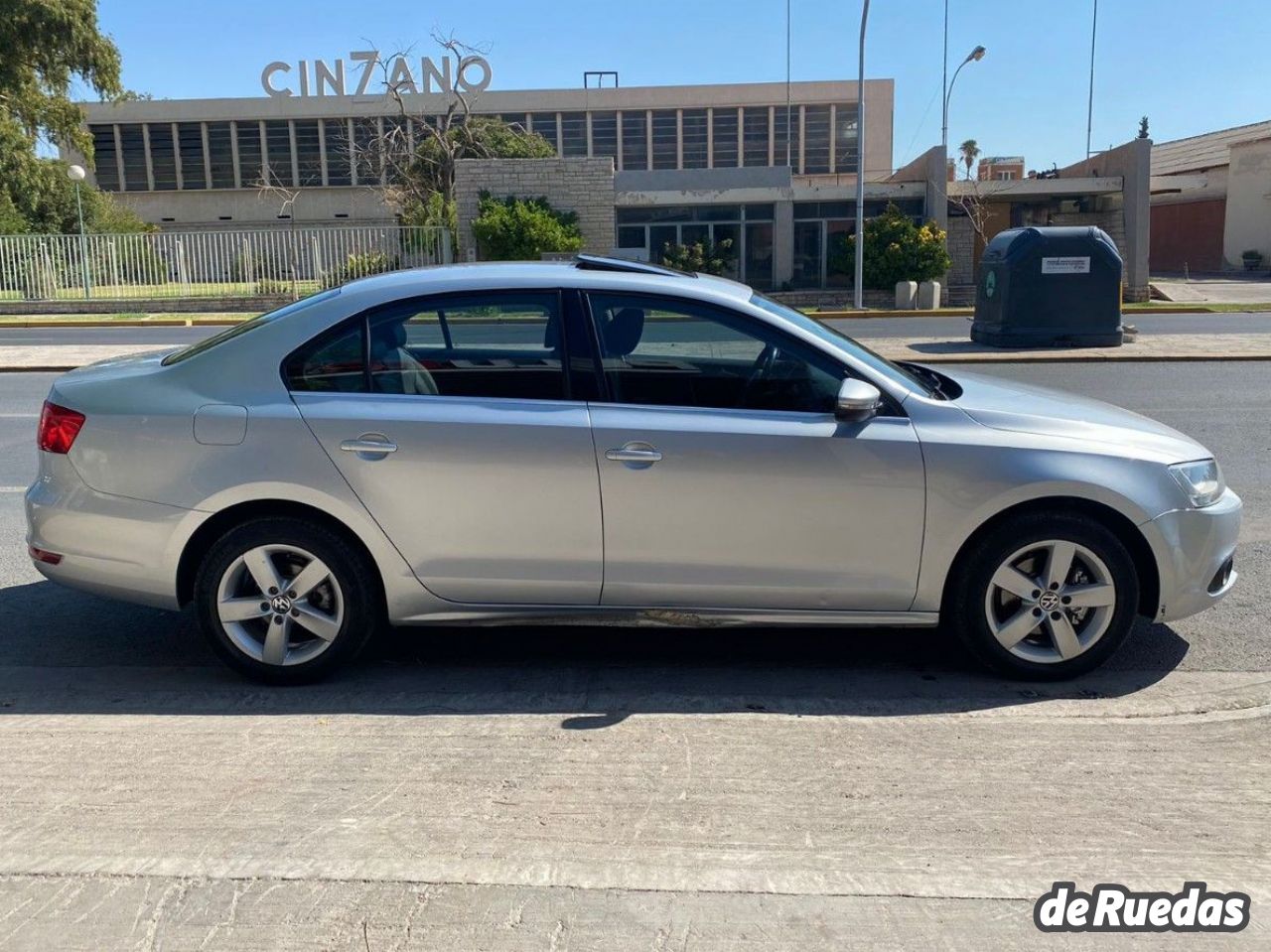 Volkswagen Vento Usado en San Juan, deRuedas