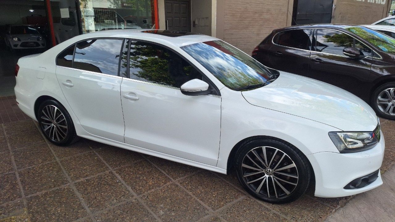 Volkswagen Vento Usado Financiado en Mendoza, deRuedas