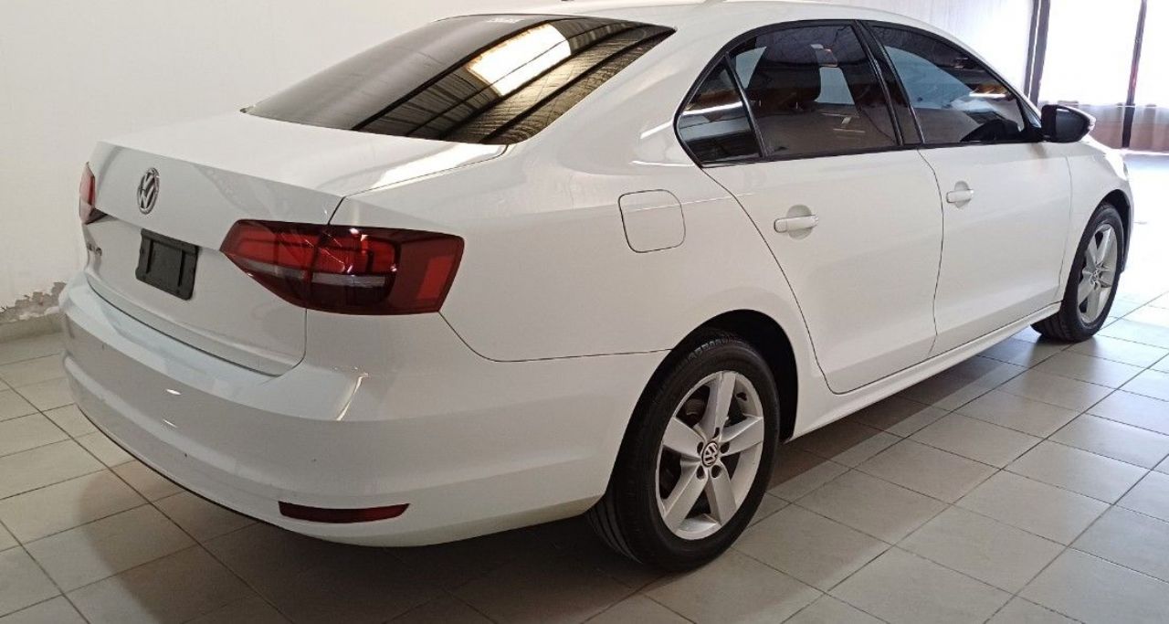 Volkswagen Vento Usado Financiado en Mendoza, deRuedas