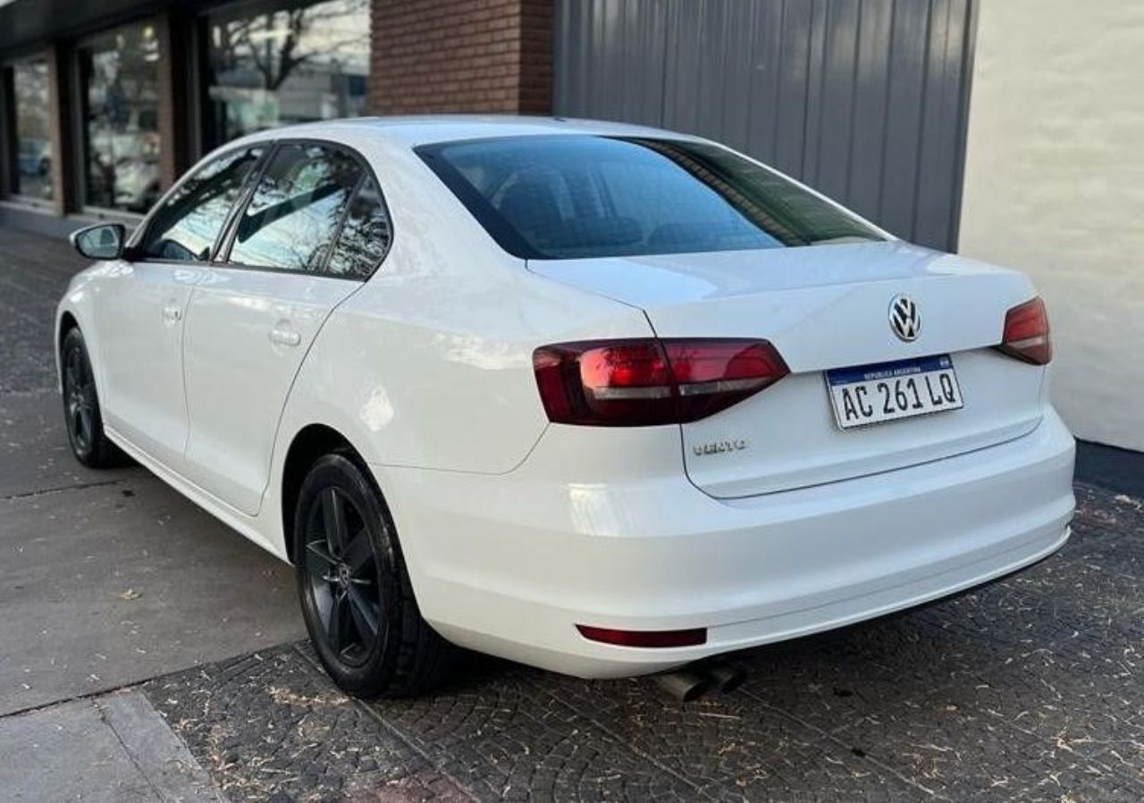 Volkswagen Vento Usado Financiado en Mendoza, deRuedas