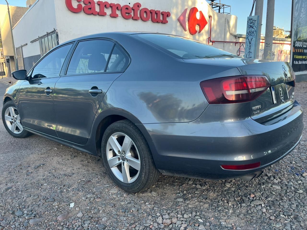 Volkswagen Vento Usado Financiado en Mendoza, deRuedas