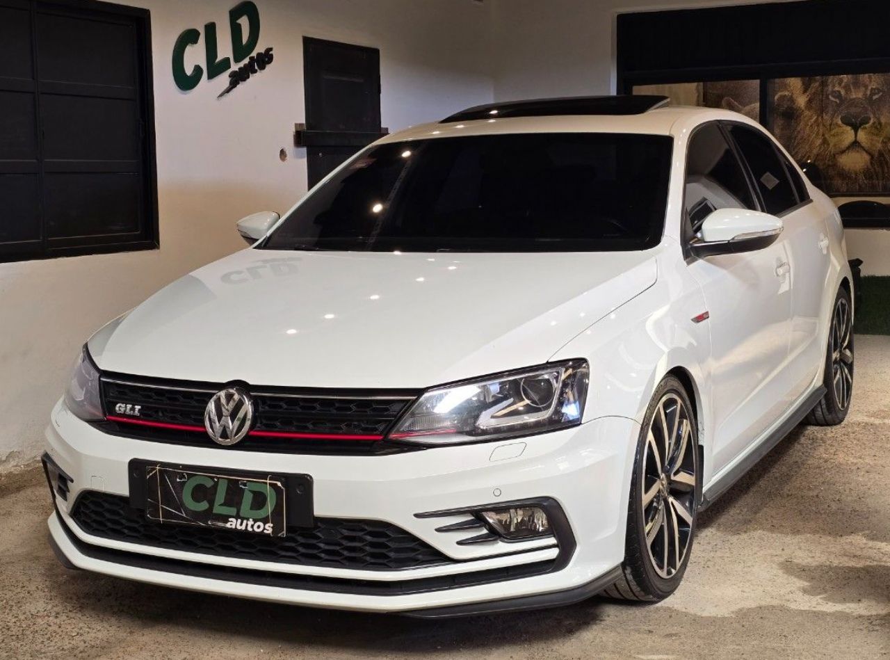 Volkswagen Vento Usado Financiado en Mendoza, deRuedas