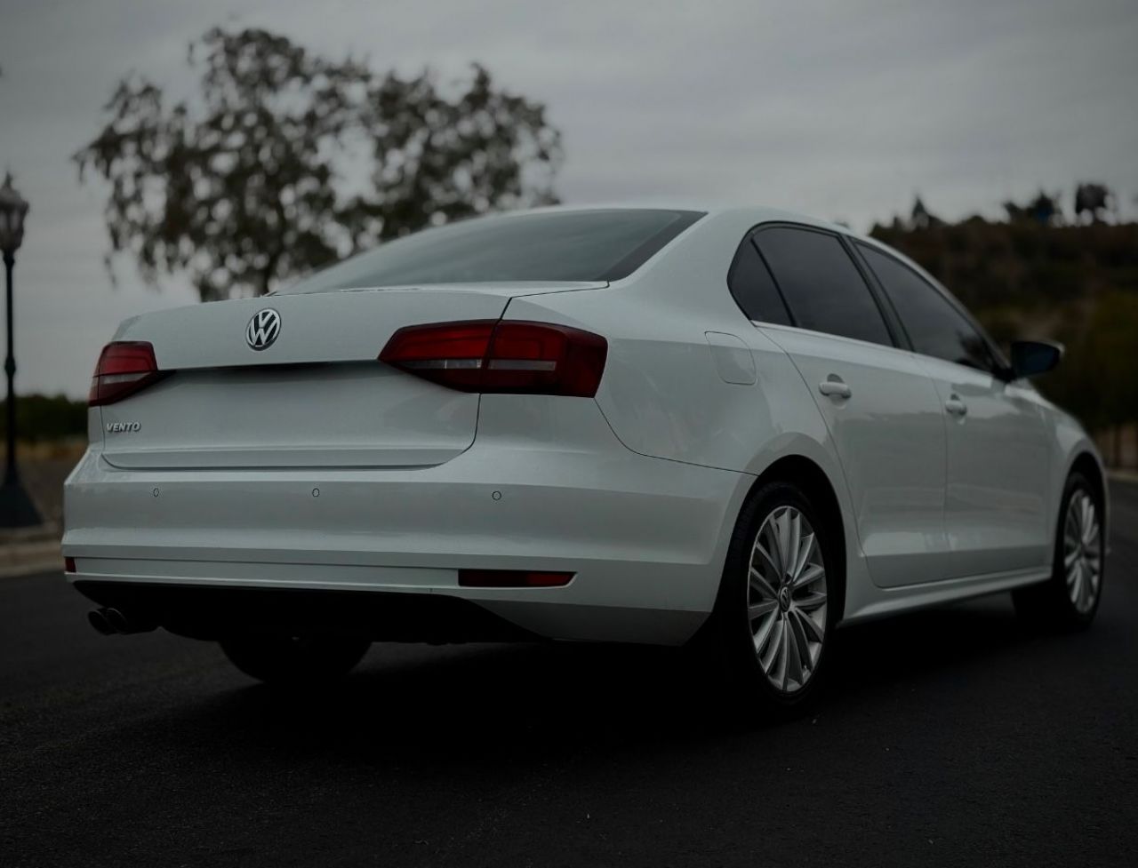 Volkswagen Vento Usado Financiado en Mendoza, deRuedas