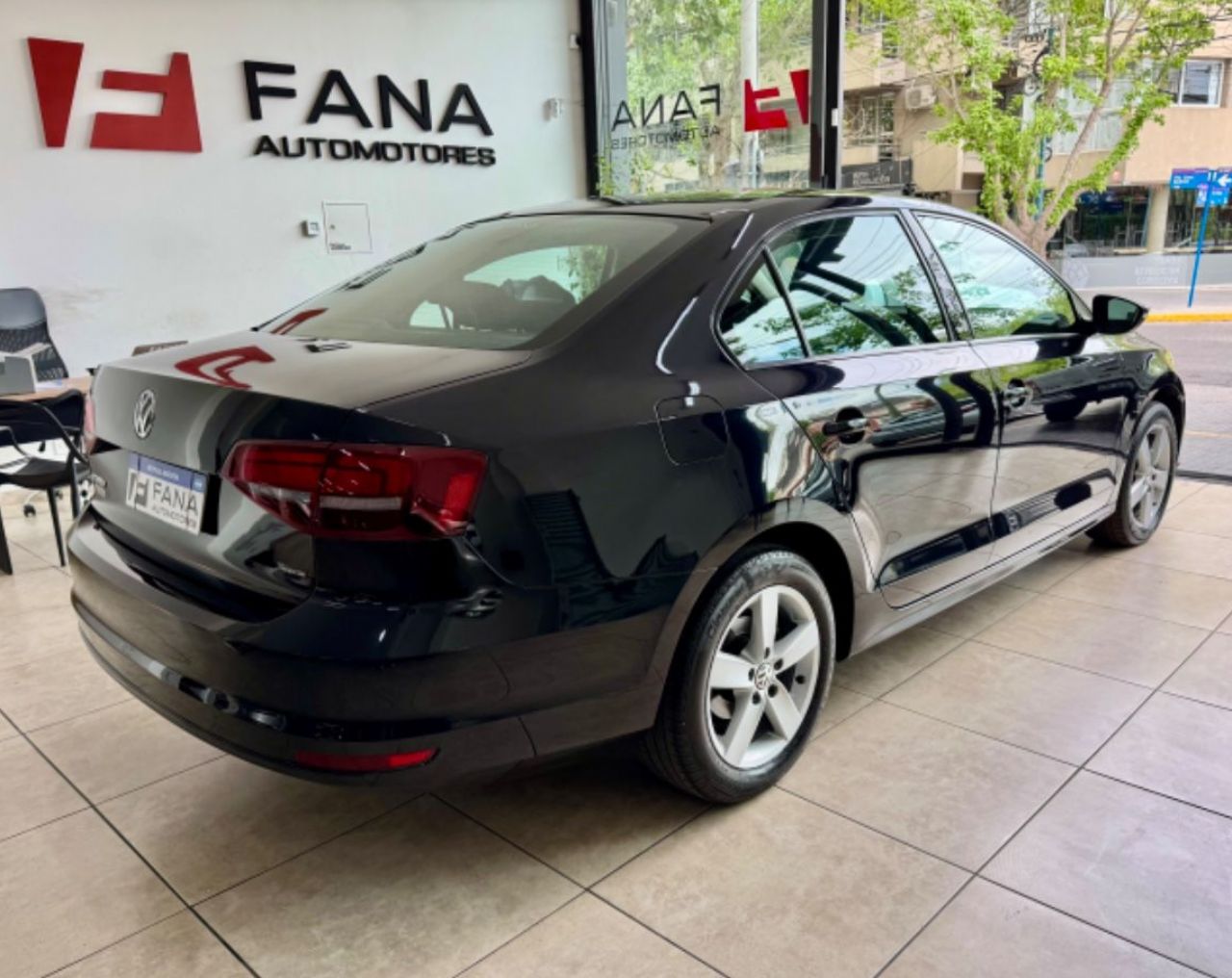 Volkswagen Vento Usado Financiado en Mendoza, deRuedas