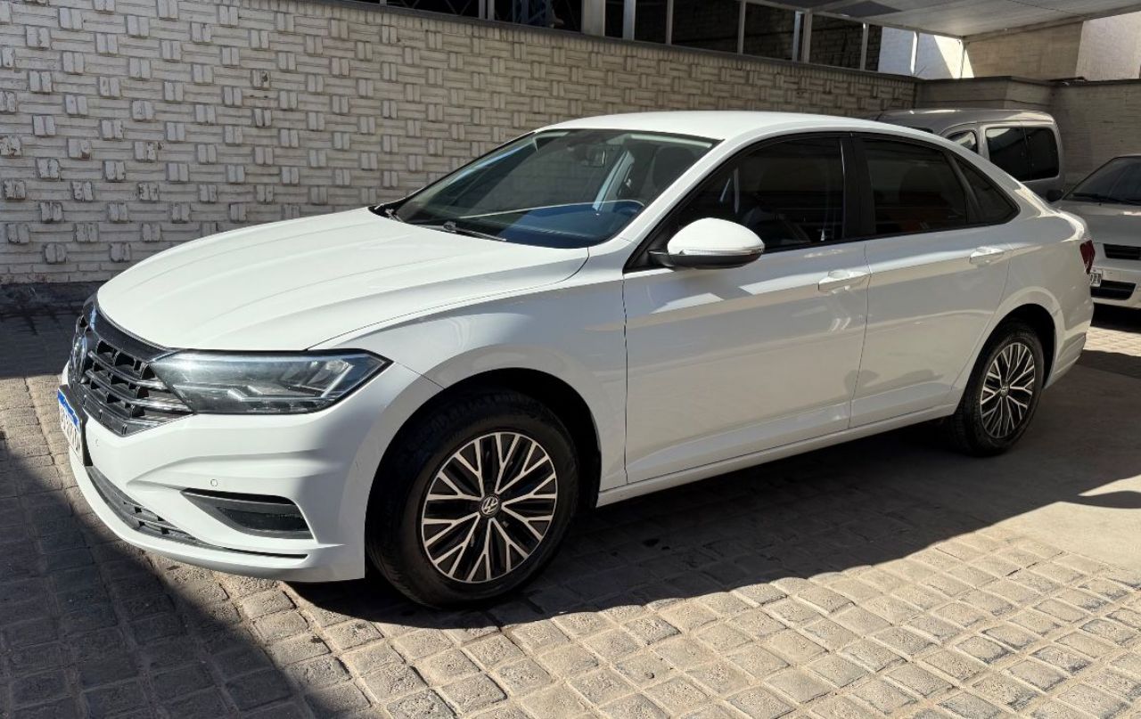 Volkswagen Vento Usado Financiado en Mendoza, deRuedas