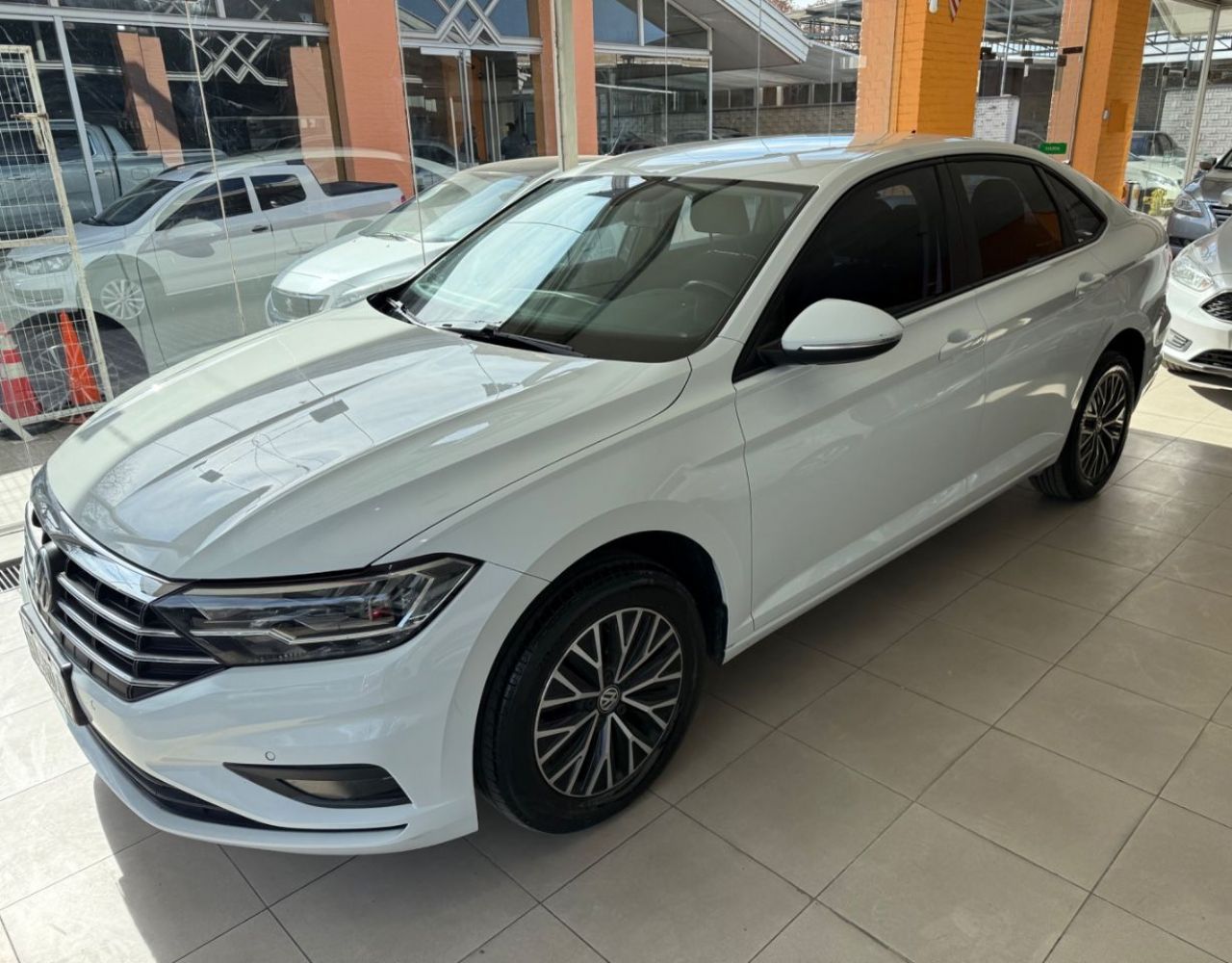 Volkswagen Vento Usado Financiado en Mendoza, deRuedas