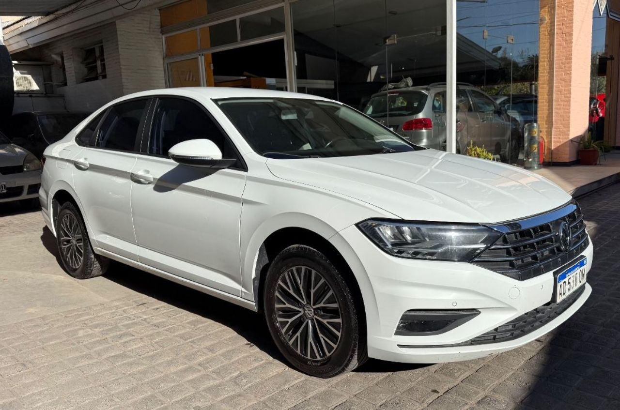 Volkswagen Vento Usado Financiado en Mendoza, deRuedas