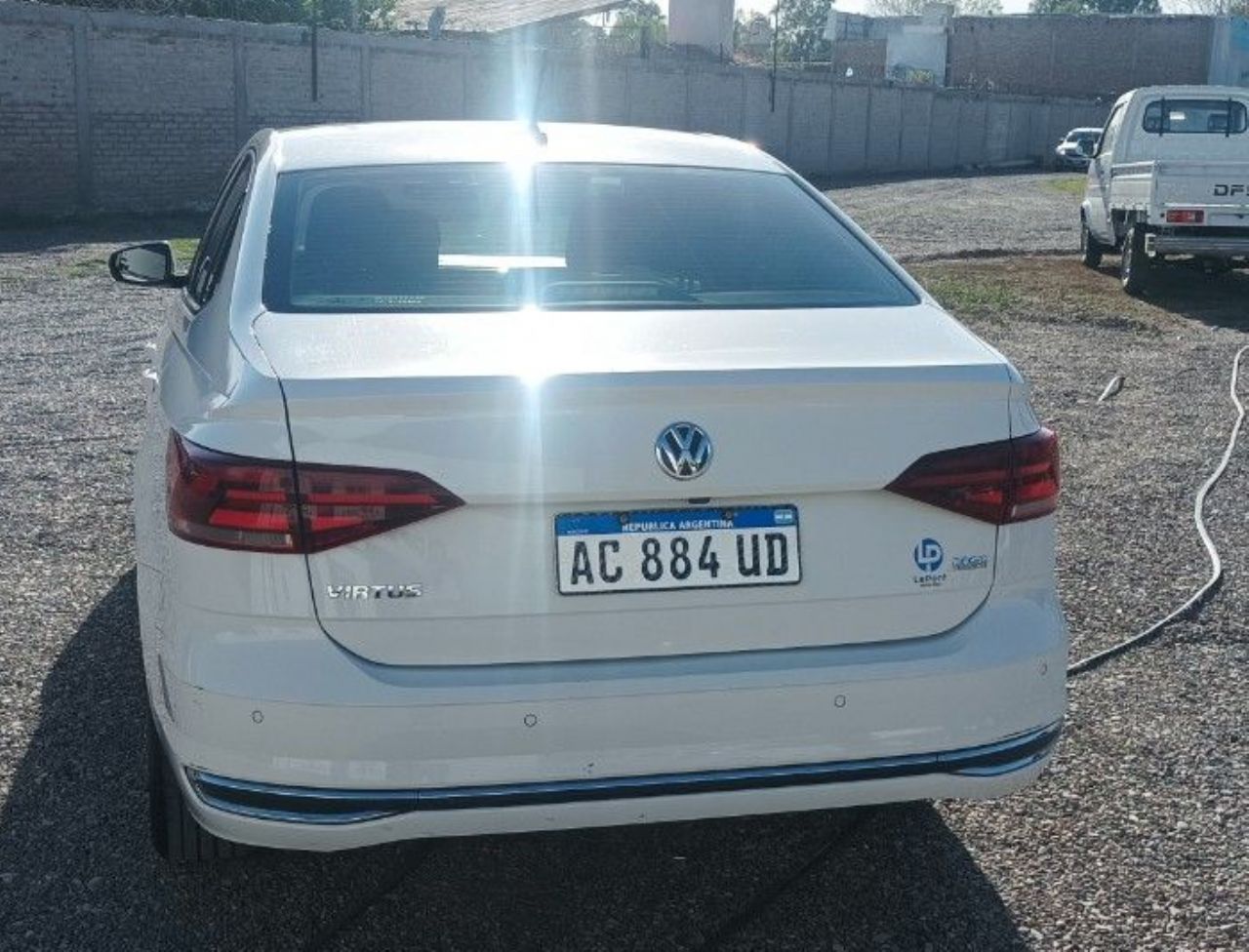 Volkswagen Virtus Usado en San Juan, deRuedas