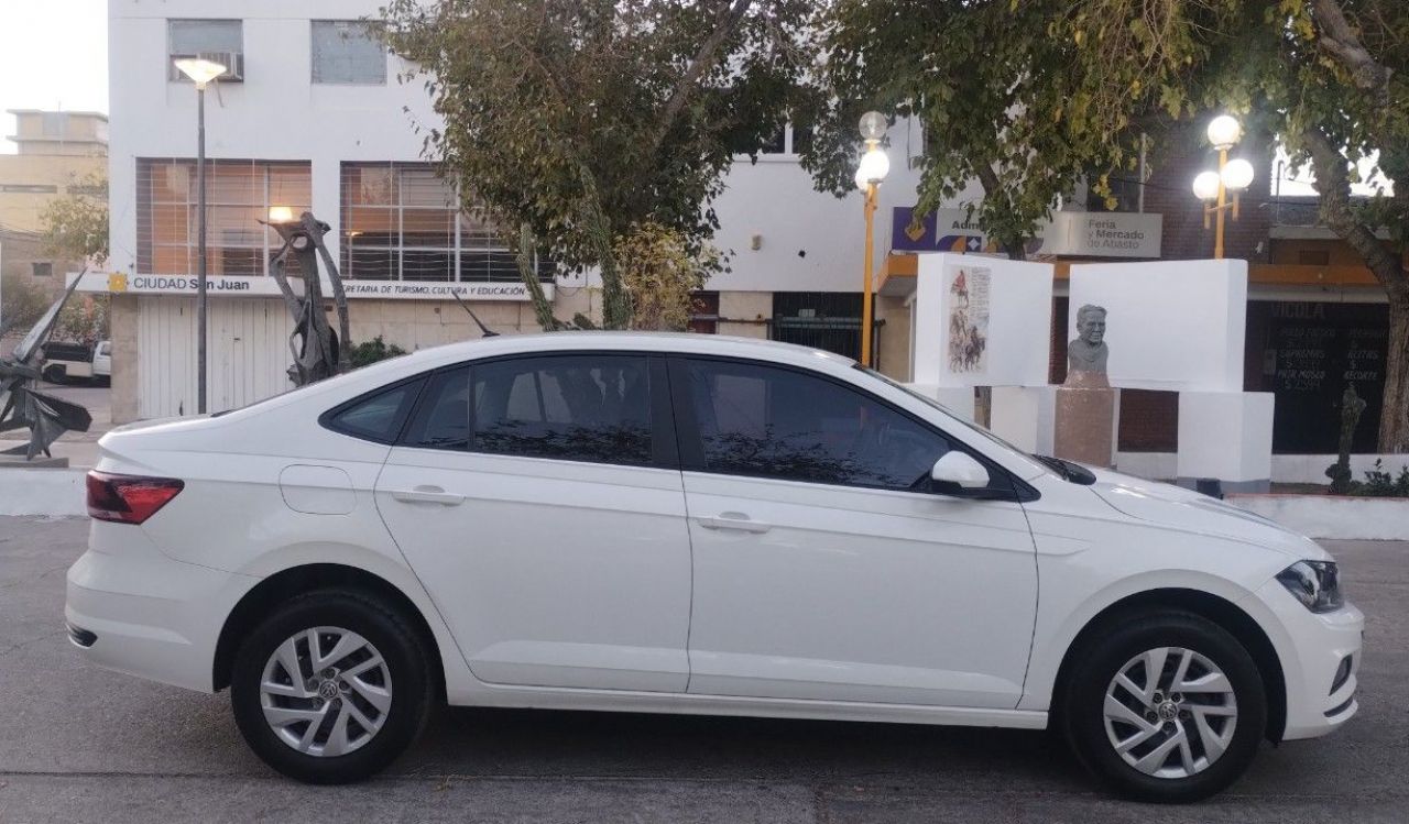 Volkswagen Virtus Usado en San Juan, deRuedas