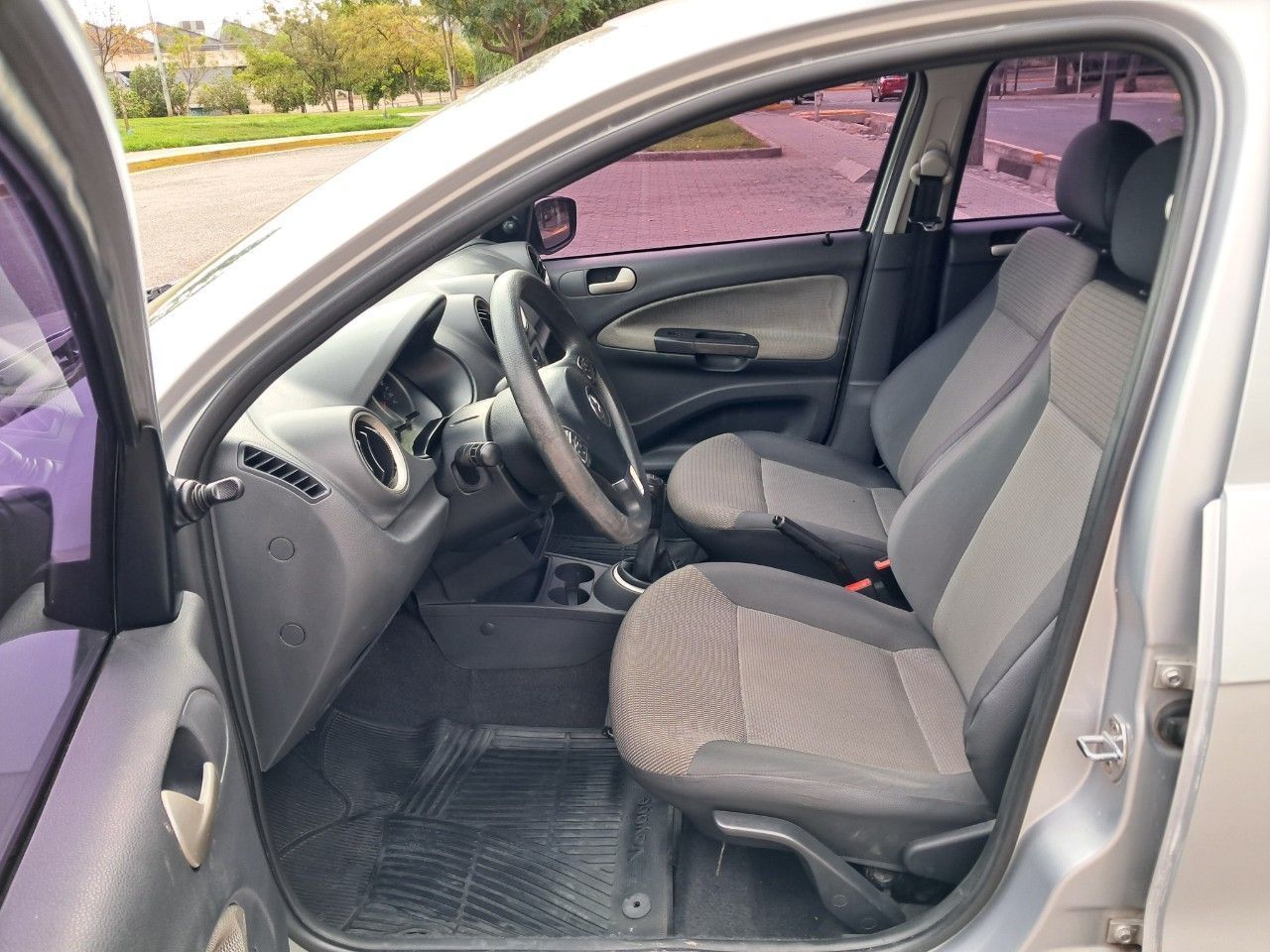Volkswagen Voyage Usado en Mendoza, deRuedas