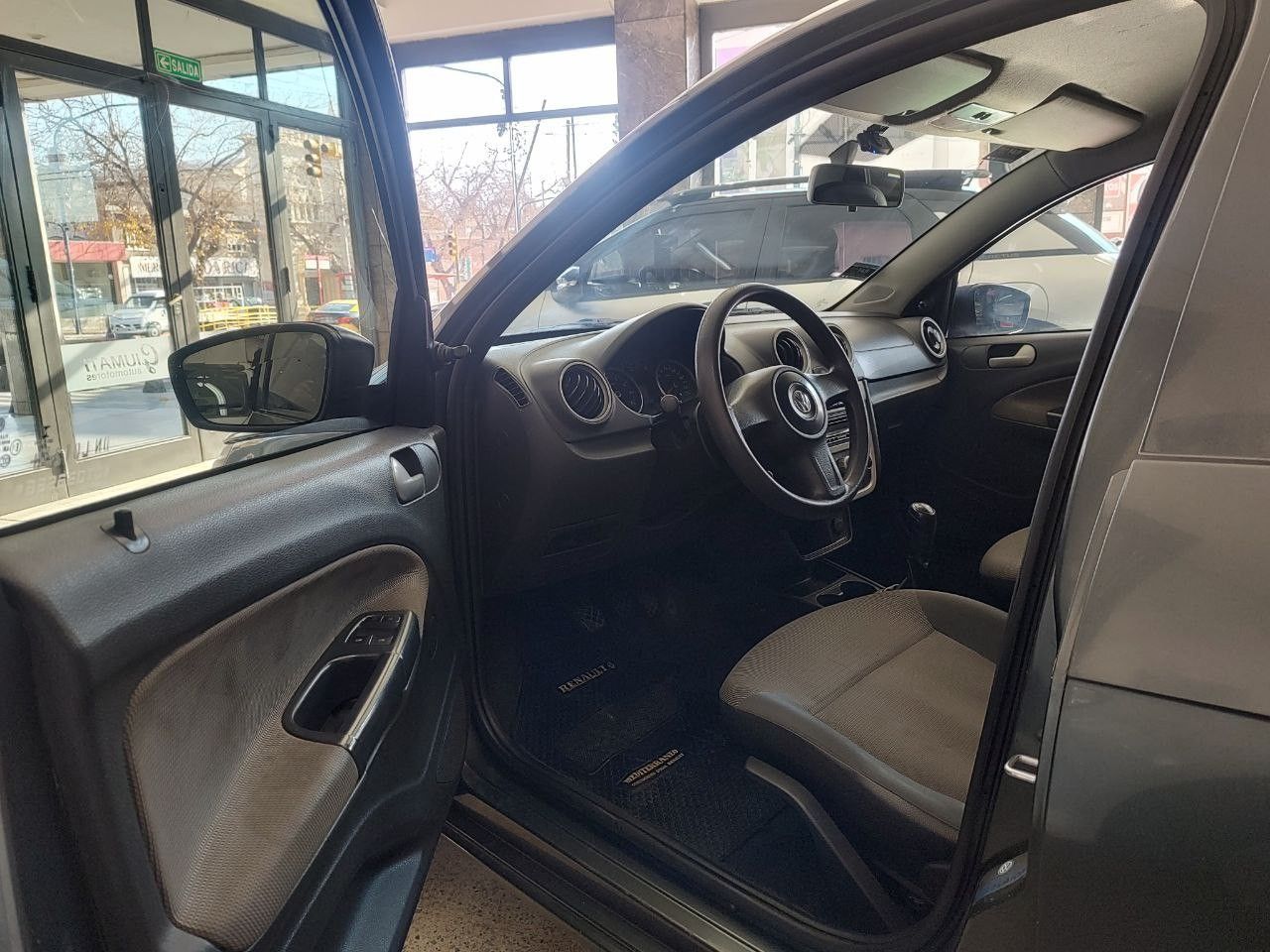 Volkswagen Voyage Usado Financiado en Mendoza, deRuedas