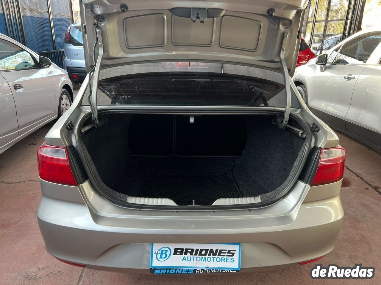 Volkswagen Voyage Usado en Mendoza, deRuedas