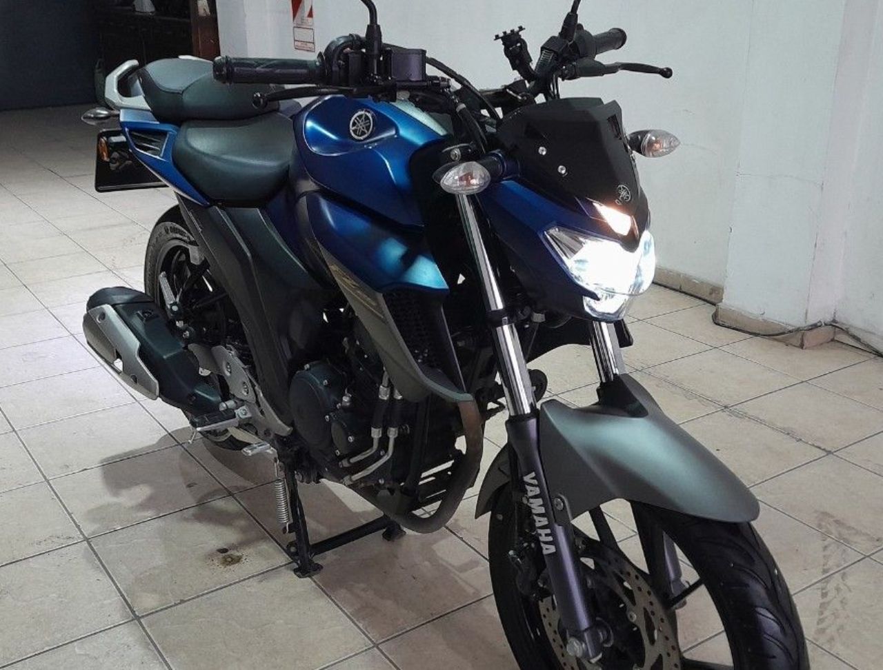 Yamaha FZ Usada Financiado en Mendoza, deRuedas