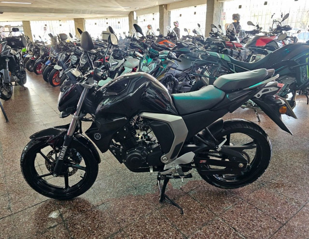 Yamaha FZ Usada Financiado en Mendoza, deRuedas