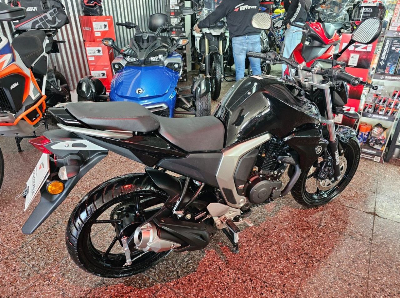 Yamaha FZ Usada Financiado en Mendoza, deRuedas