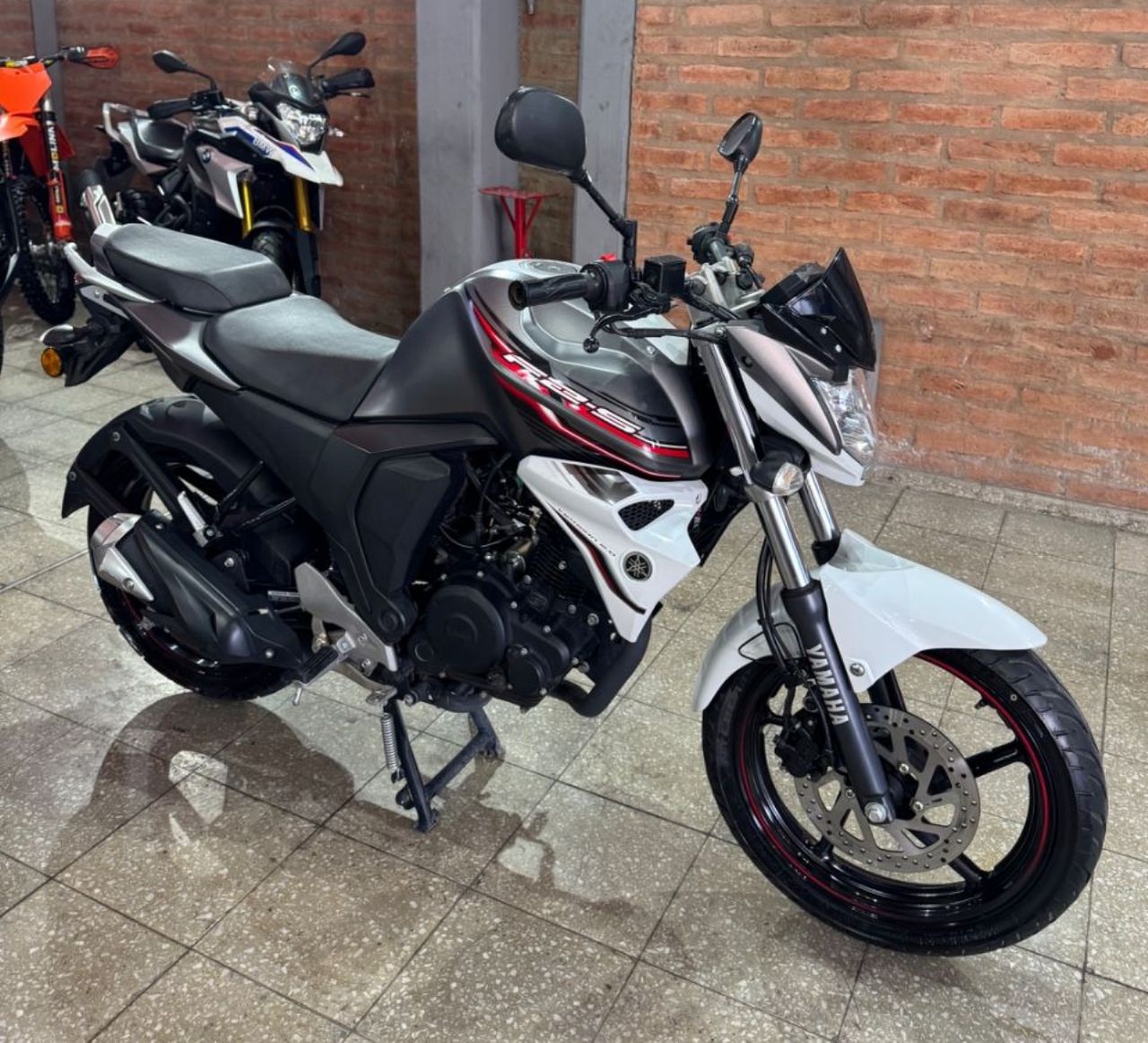 Yamaha FZ-S Usada en San Juan, deRuedas