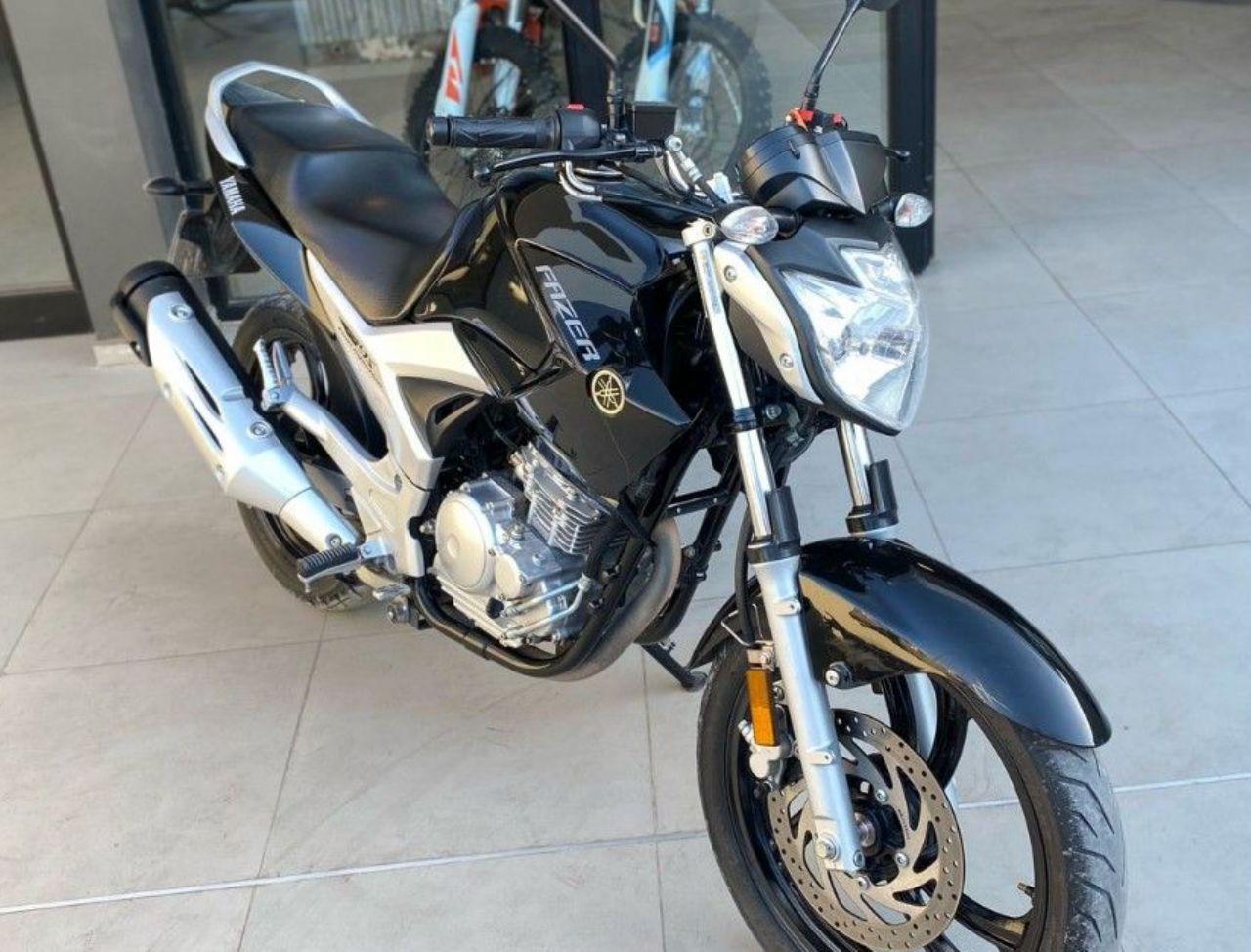 Yamaha YS Usada en San Juan, deRuedas